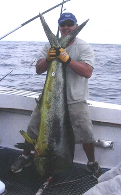 ANGLER: Brad Rocke   SPECIES: Mahi Mahi  WEIGHT: 45 Kg LURE: JB Lures, 13 inch Dingo