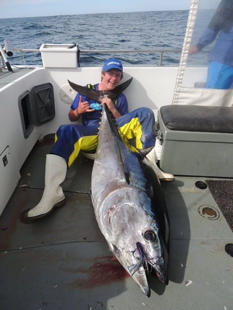 ANGLER: Locki Nichols SPECIES: Southern Bluefin Tuna  WEIGHT: 104 kg. LURE: 6.5″ stripey Micro Dingo