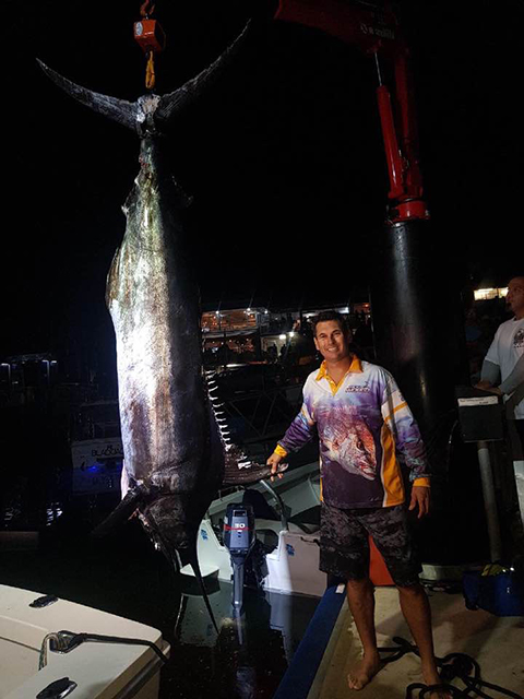 196.7kg Blue Marlin, Daren Gonano on “Reel Affair”, 8" Little Dingo.